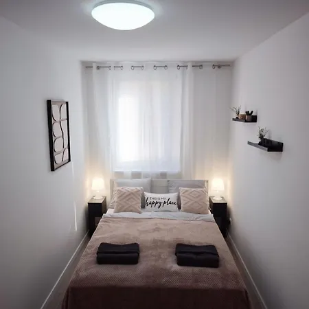 The Nostalgic Nest Apartment-parking&ac Apartmán *
