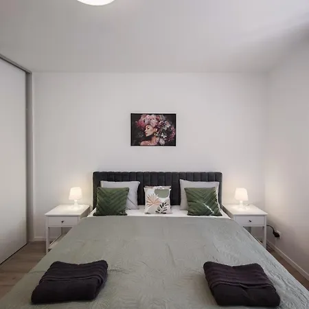 The Nostalgic Nest Apartment-parking&ac Apartmán