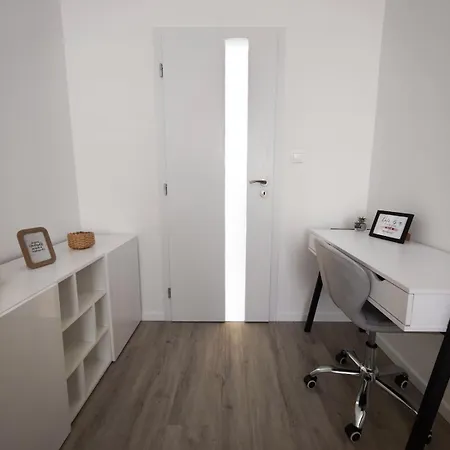 The Nostalgic Nest Apartment-parking&ac Apartmán *