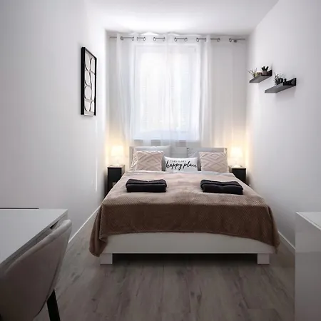 Apartmán The Nostalgic Nest Apartment-parking&ac